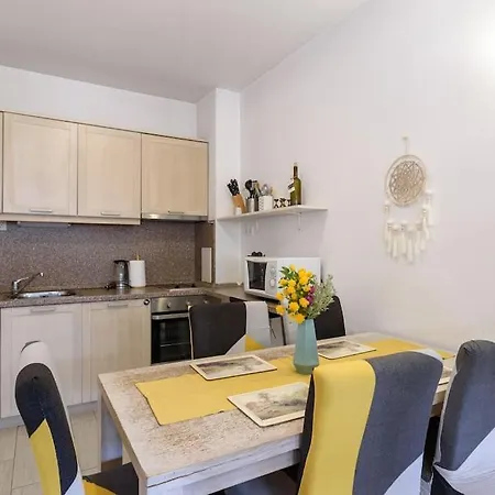 Eleganceview Apartment- 3 Bedrooms Apartament *